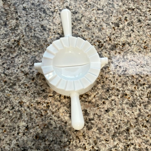 Helen’s Asian kitchen dumpling 🥟 press - Picture 1 of 2
